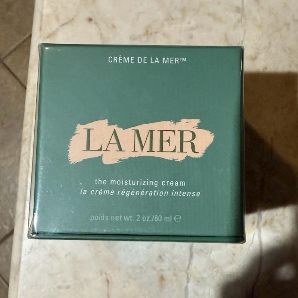 La Mer Skincare in Elegant Green Packaging